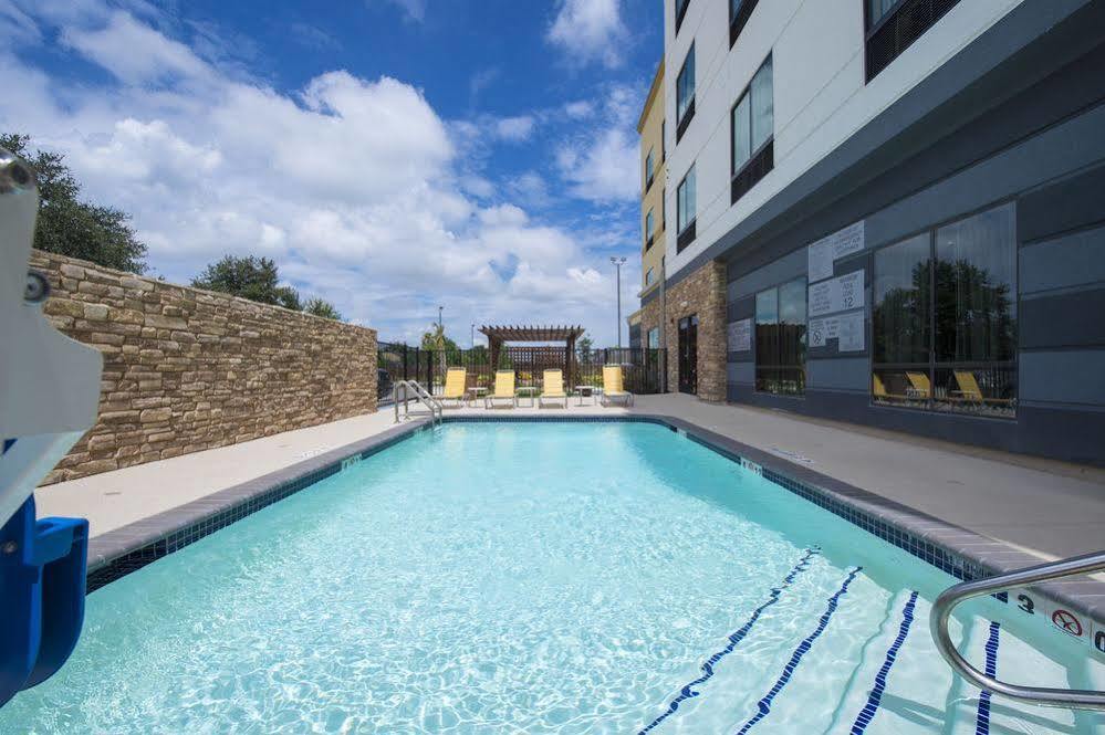 La Quinta By Wyndham Pasadena Otel Dış mekan fotoğraf